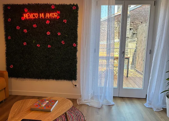 Pueblo Bonito Avec Terrasse * Épinal